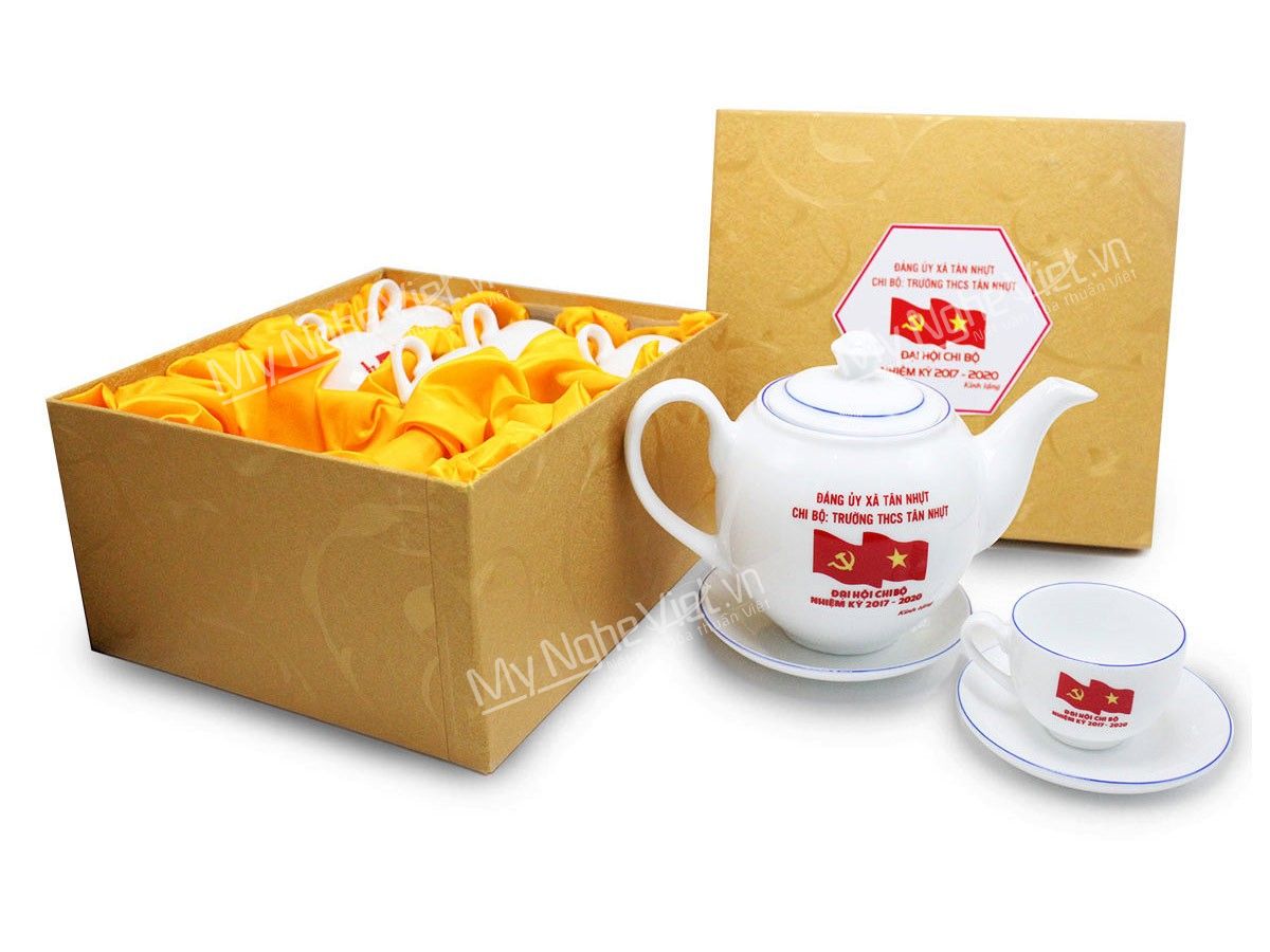 Bình trà in logo quà tặng đại hội