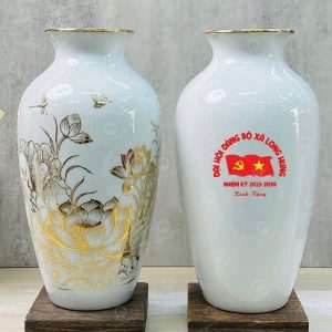 Qua-tang-dai-hoi-binh-thu-tai-loc-dai-hoi-dang-bo-xa-long-hung