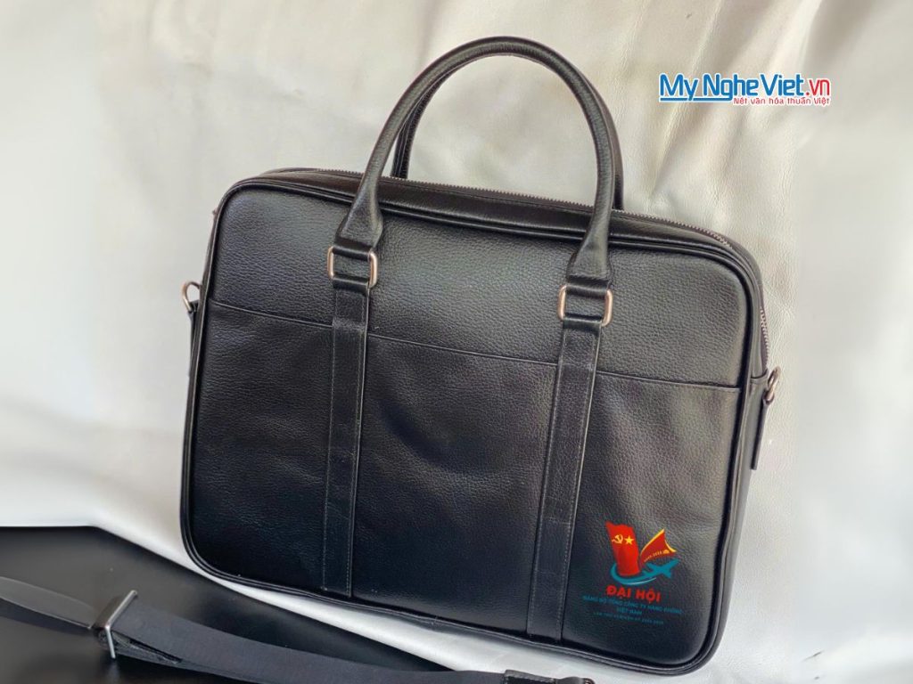Quà tặng đại hội - Cặp da cao cấp in khắc logo theo yêu cầu
