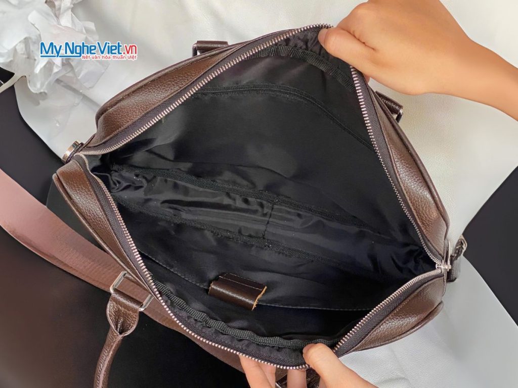 Quà tặng đại hội - Cặp da cao cấp in khắc logo theo yêu cầu