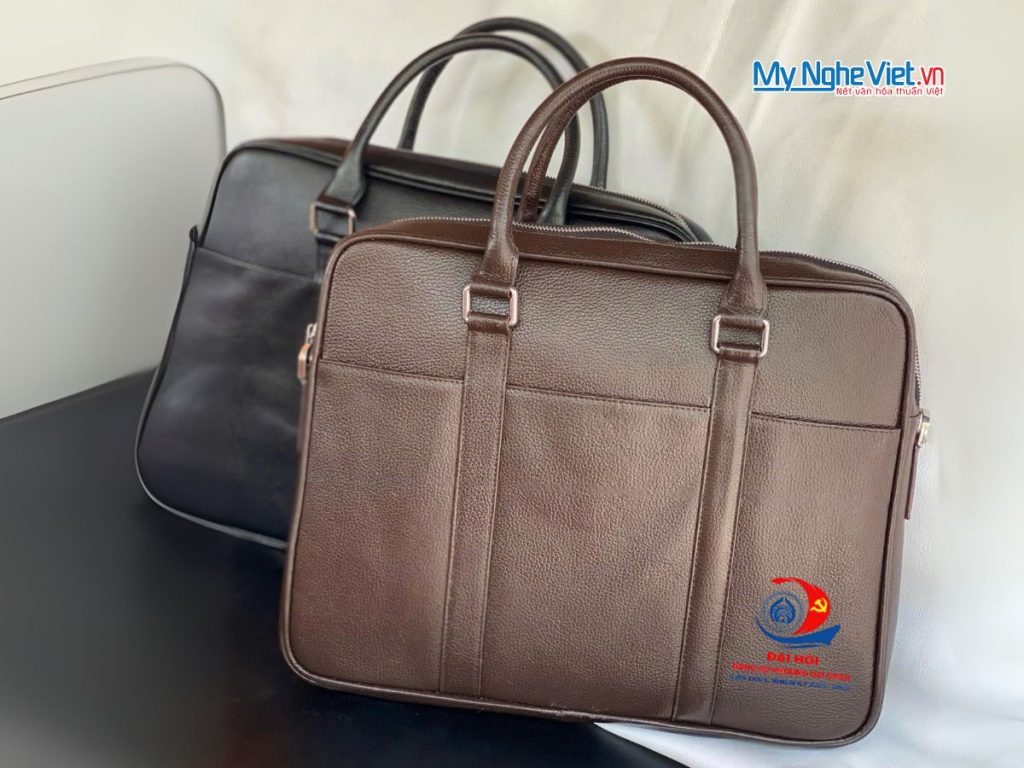 Quà tặng đại hội - Cặp da cao cấp in khắc logo theo yêu cầu